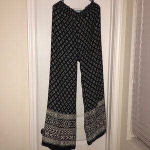 Black pants, wide leg